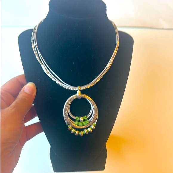 NWT Chicos Silver-tone and Green Beaded Circle Necklace - Picture 1 of 6